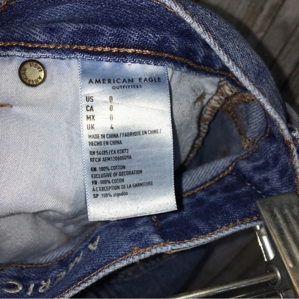 American Eagle Medium Wash Denim Mom Shorts - Picture 6 of 8